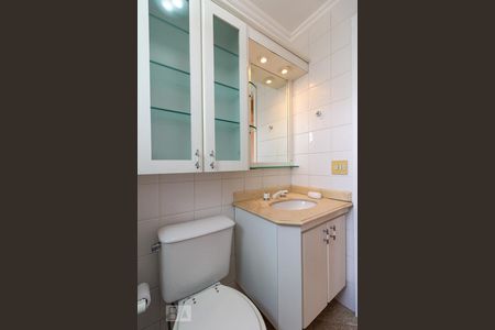 Apartamento para alugar com 55m², 2 quartos e 2 vagas Apartamento para alugar com 55m², 2 quartos e 2 vagasBanheiro