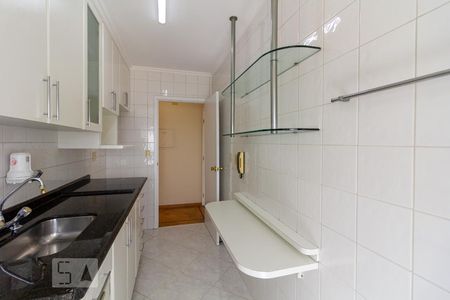 Apartamento para alugar com 55m², 2 quartos e 2 vagas Apartamento para alugar com 55m², 2 quartos e 2 vagasCozinha