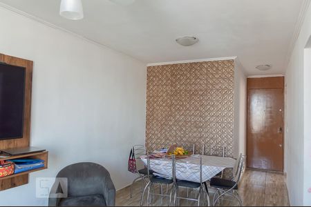 Sala de apartamento à venda com 2 quartos, 56m² em Taboão, Diadema