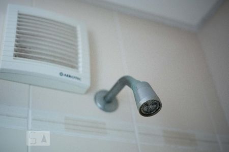 Chuveiro de apartamento para alugar com 2 quartos, 63m² em Cidade Baixa, Porto Alegre