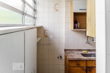 Apartamento à venda com 56m², 2 quartos e 1 vaga Apartamento à venda com 56m², 2 quartos e 1 vagaCozinha e Área de Serviço