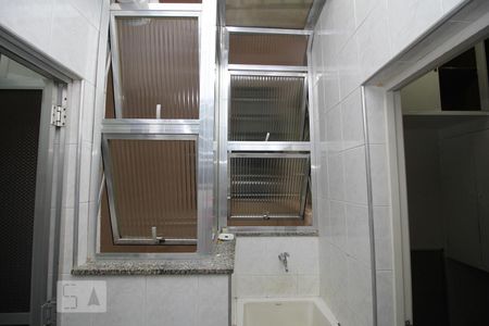 Apartamento à venda com 75m², 2 quartos e 1 vagaÁrea de Serviço