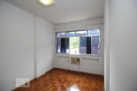 Apartamento à venda com 75m², 2 quartos e 1 vagaQuarto 2