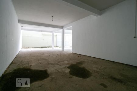 Casa à venda com 230m², 3 quartos e 8 vagasGaragem (Parte Inferior)