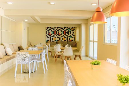 Apartamento à venda com 38m², 1 quarto e sem vaga Apartamento à venda com 38m², 1 quarto e sem vagaSalão de Festas