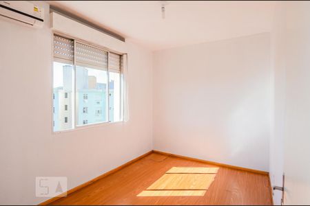 Quarto de apartamento à venda com 1 quarto, 43m² em Azenha, Porto Alegre