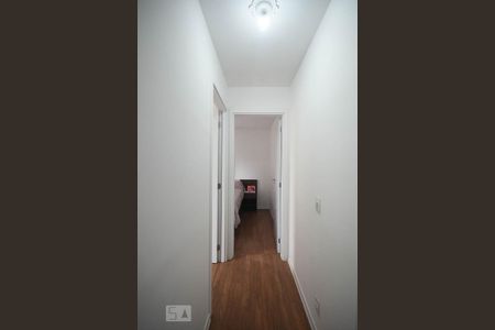 Corredor de apartamento para alugar com 2 quartos, 41m² em Vila Andrade, São Paulo