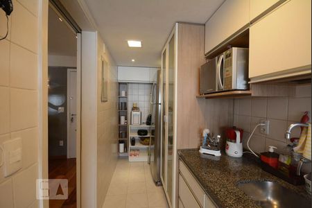 Apartamento para alugar com 72m², 2 quartos e 1 vaga Apartamento para alugar com 72m², 2 quartos e 1 vagaCozinha e Área de Serviço