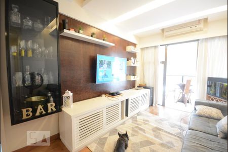 Sala de apartamento para alugar com 2 quartos, 72m² em Freguesia de Jacarepaguá, Rio de Janeiro