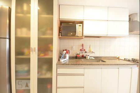 Apartamento para alugar com 72m², 2 quartos e 1 vaga Apartamento para alugar com 72m², 2 quartos e 1 vagaCozinha e Área de Serviço