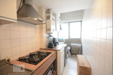 Apartamento para alugar com 72m², 2 quartos e 1 vaga Apartamento para alugar com 72m², 2 quartos e 1 vagaCozinha e Área de Serviço