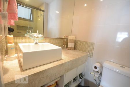 Apartamento para alugar com 72m², 2 quartos e 1 vaga Apartamento para alugar com 72m², 2 quartos e 1 vagaBanheiro Suíte