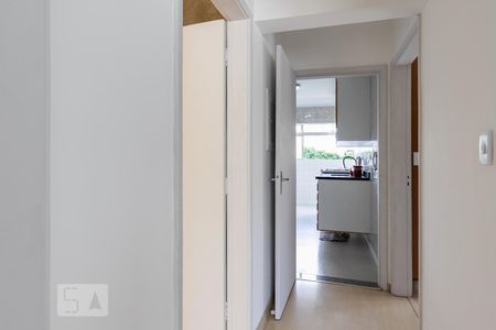 Corredor de apartamento à venda com 2 quartos, 65m² em Vila Olímpia, São Paulo