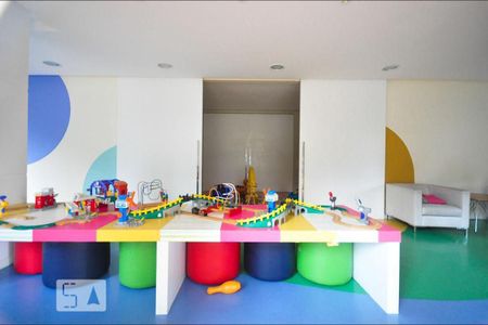 Apartamento à venda com 170m², 4 quartos e 3 vagas Apartamento à venda com 170m², 4 quartos e 3 vagasBrinquedoteca