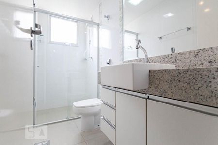 Banheiro Social de apartamento para alugar com 1 quarto, 45m² em Lourdes, Belo Horizonte