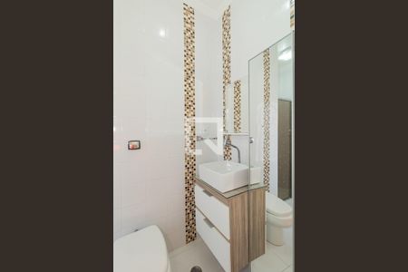 Casa à venda com 230m², 3 quartos e 4 vagas Casa à venda com 230m², 3 quartos e 4 vagasBanheiro da Suíte