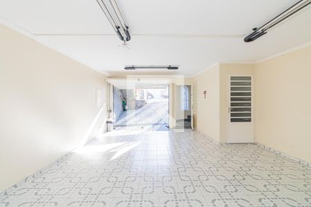 Casa à venda com 230m², 3 quartos e 4 vagas Casa à venda com 230m², 3 quartos e 4 vagasGaragem