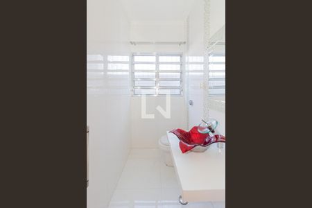 Casa à venda com 230m², 3 quartos e 4 vagas Casa à venda com 230m², 3 quartos e 4 vagasLavabo