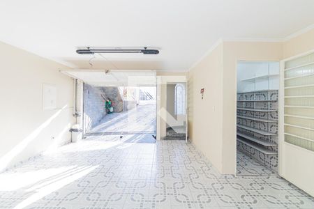Casa à venda com 230m², 3 quartos e 4 vagas Casa à venda com 230m², 3 quartos e 4 vagasGaragem