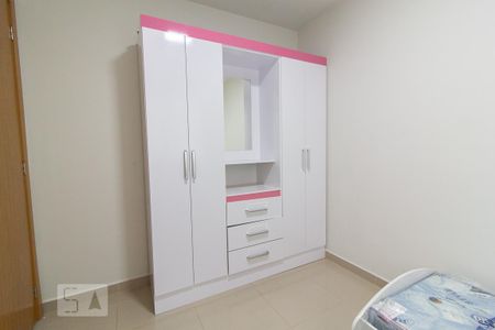 Quarto 1 de apartamento para alugar com 2 quartos, 40m² em Pinheirinho, Curitiba