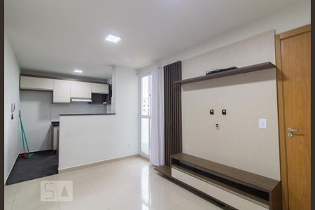 Sala de apartamento para alugar com 2 quartos, 40m² em Pinheirinho, Curitiba