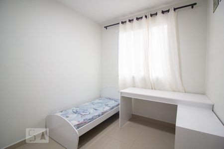 Quarto 1 de apartamento para alugar com 2 quartos, 40m² em Pinheirinho, Curitiba