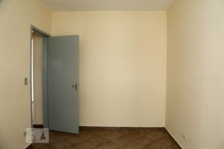 Quarto 2 de apartamento para alugar com 2 quartos, 54m² em Jardim Monte Alegre, Taboão da Serra