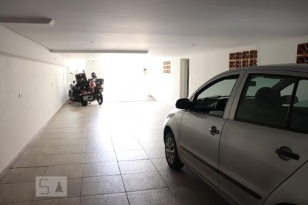 Garagem de casa à venda com 4 quartos, 402m² em Parque Oratório, Santo André