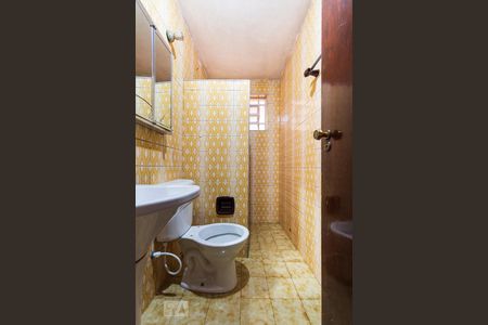 Banheiro Social de casa para alugar com 1 quarto, 55m² em Vila Fachini, São Paulo