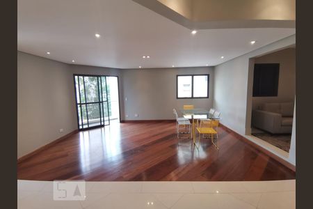 Apartamento para alugar com 318m², 3 quartos e 4 vagasSala de Estar