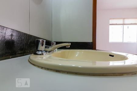 Torneira Banheiro Social de apartamento à venda com 1 quarto, 40m² em Funcionários, Belo Horizonte