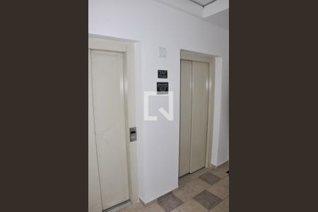 Apartamento à venda com 65m², 2 quartos e 1 vagaElevadores