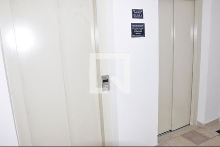 Apartamento à venda com 65m², 2 quartos e 1 vagaElevadores