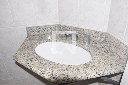 Apartamento à venda com 65m², 2 quartos e 1 vagaBanheiro Social