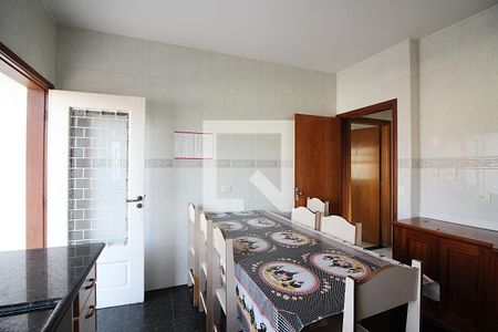 Casa para alugar com 330m², 8 quartos e 5 vagasCozinha