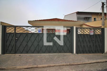 Casa para alugar com 330m², 8 quartos e 5 vagasFachada