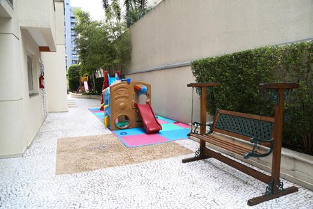Apartamento à venda com 74m², 3 quartos e 1 vaga Apartamento à venda com 74m², 3 quartos e 1 vagaÁrea Comum - Playground