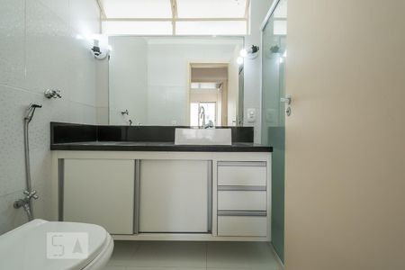 Banheiro de apartamento para alugar com 2 quartos, 110m² em Santo Amaro, São Paulo