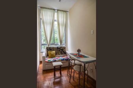 Sala de apartamento para alugar com 1 quarto, 48m² em Copacabana, Rio de Janeiro