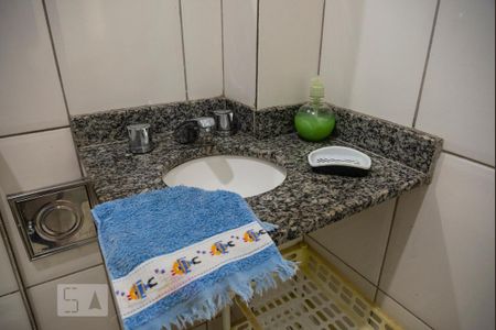 Banheiro de apartamento para alugar com 1 quarto, 48m² em Copacabana, Rio de Janeiro