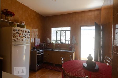 Cozinha de casa à venda com 2 quartos, 120m² em Conjunto Residencial Butanta, São Paulo