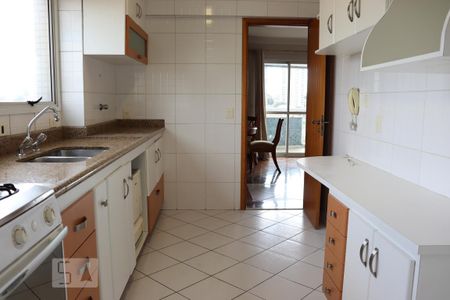 Apartamento para alugar com 130m², 3 quartos e 3 vagasCozinha
