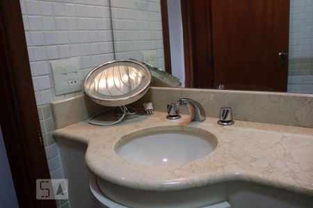 Apartamento para alugar com 130m², 3 quartos e 3 vagasBanheiro 3