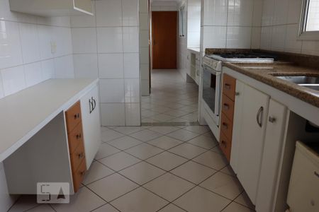 Apartamento para alugar com 130m², 3 quartos e 3 vagasCozinha