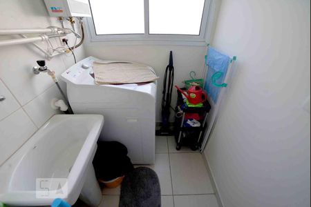 Apartamento à venda com 48m², 2 quartos e 1 vagaArea de serviço