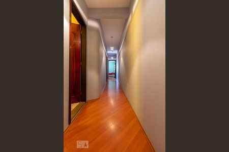 Casa à venda com 175m², 4 quartos e 2 vagasCorredor