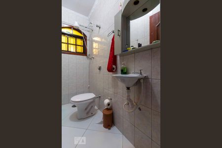 Casa à venda com 175m², 4 quartos e 2 vagasBanheiro de Serviço