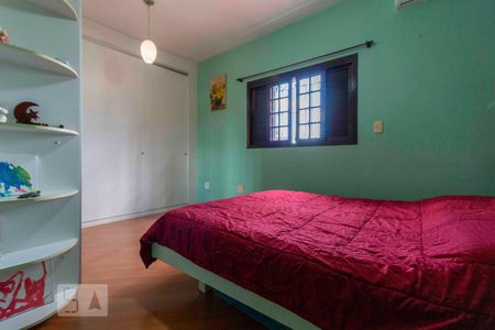 Casa à venda com 175m², 4 quartos e 2 vagasQuarto 3 - Suite