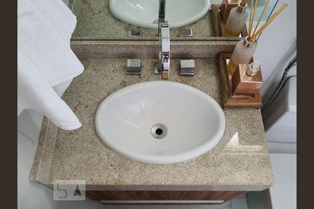 Apartamento à venda com 103m², 2 quartos e 2 vagasBanheiro da suíte 2