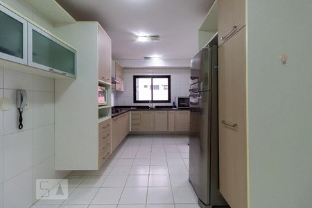 Apartamento à venda com 177m², 4 quartos e sem vaga Apartamento à venda com 177m², 4 quartos e sem vagaCozinha